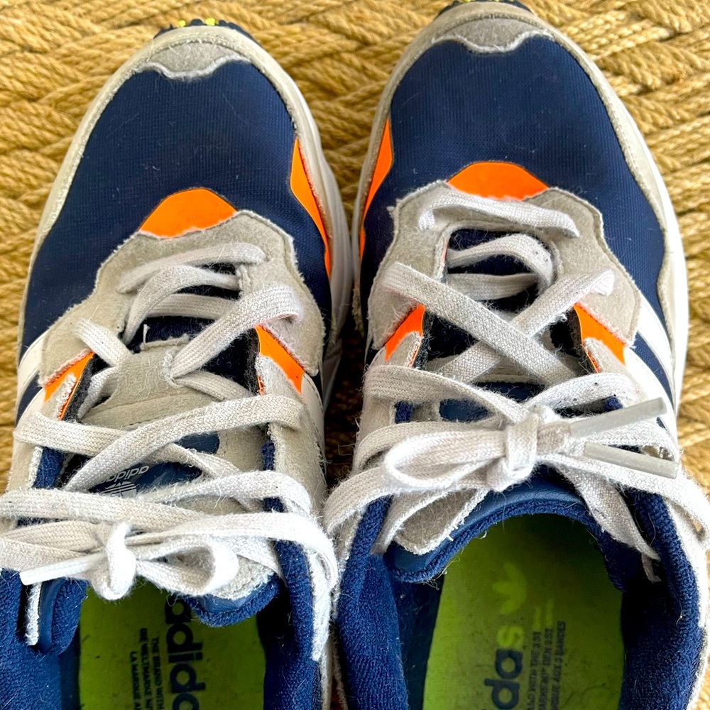 Adidas Sneakers
